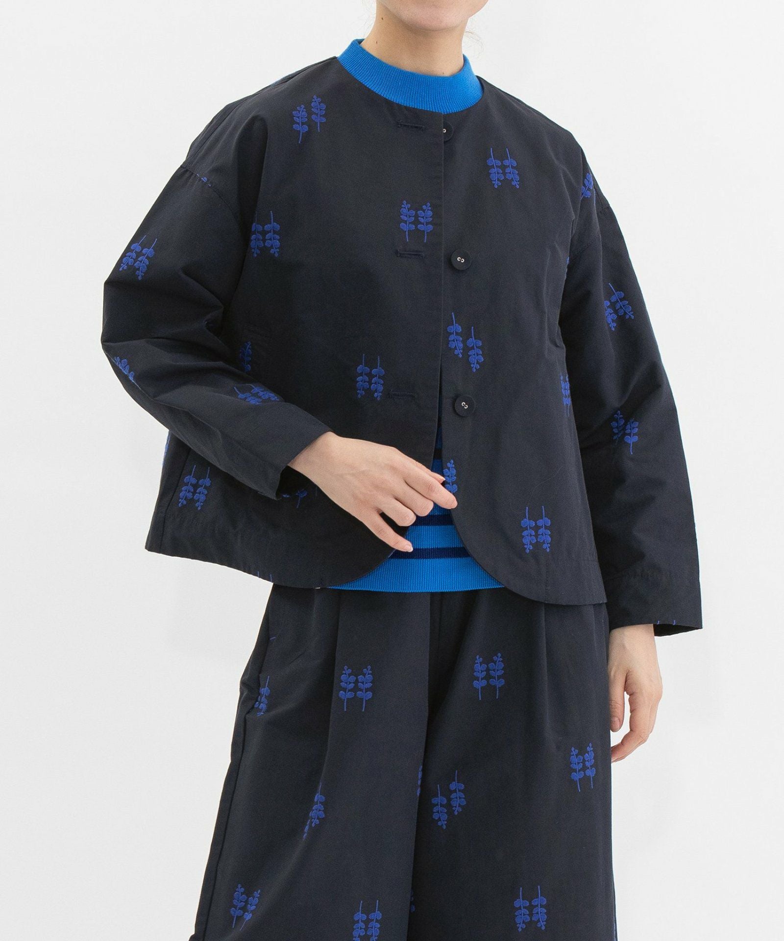 PRE SALE＞グログラン刺繍ノーカラージャケット | COO ONLINE