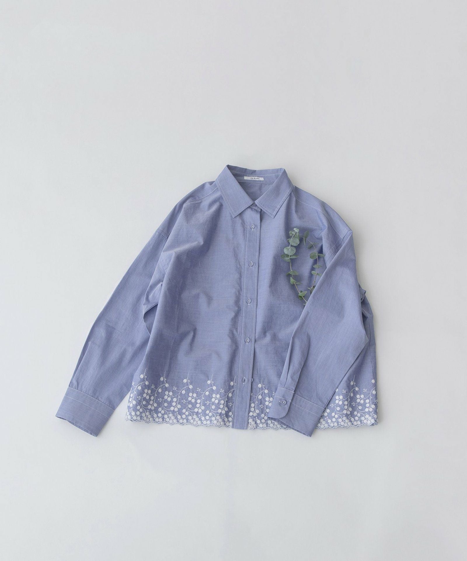 新品タグ付★グラデーション刺繍トップス レディース ピンタック 刺繍 ブラウス【オンラインショップ・一部店舗