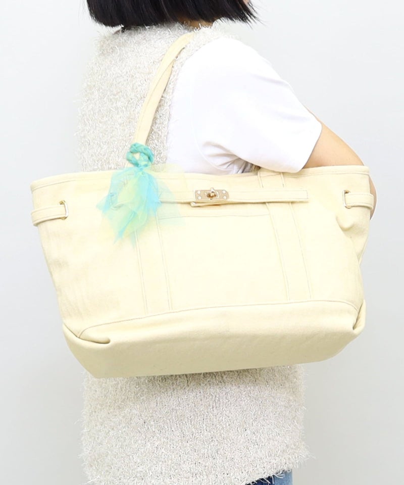 ライトベージュ