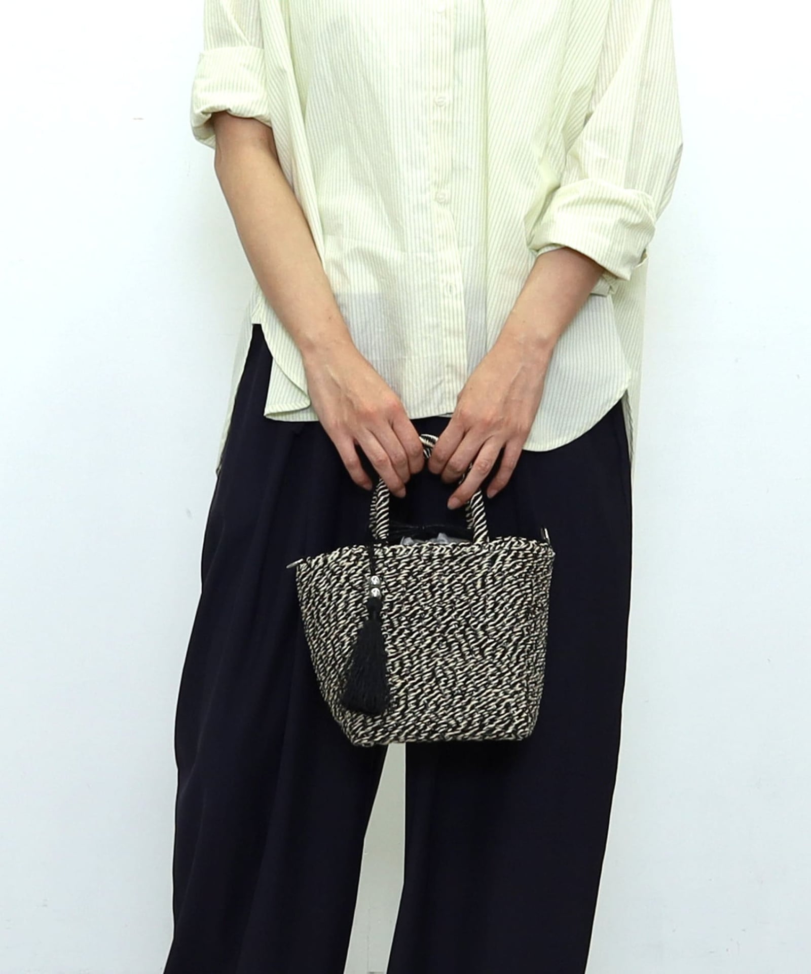 ☆SUMMER SALE☆タッセル付メタリックフィルム2WAYカゴバッグ