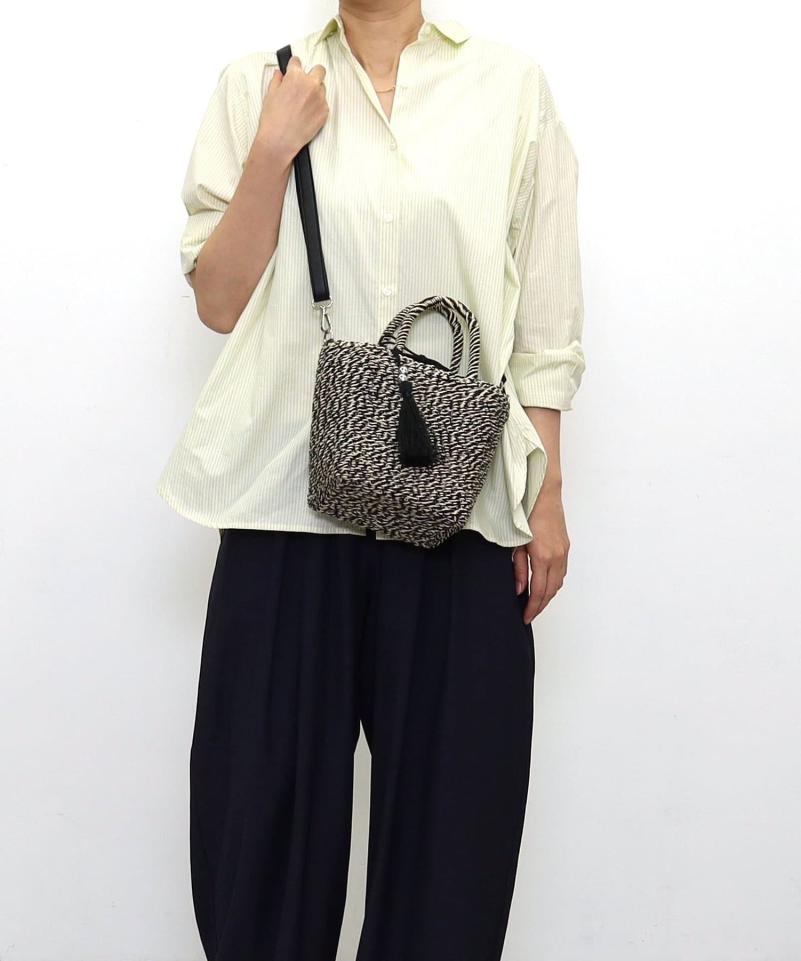 ☆SUMMER SALE☆タッセル付メタリックフィルム2WAYカゴバッグ