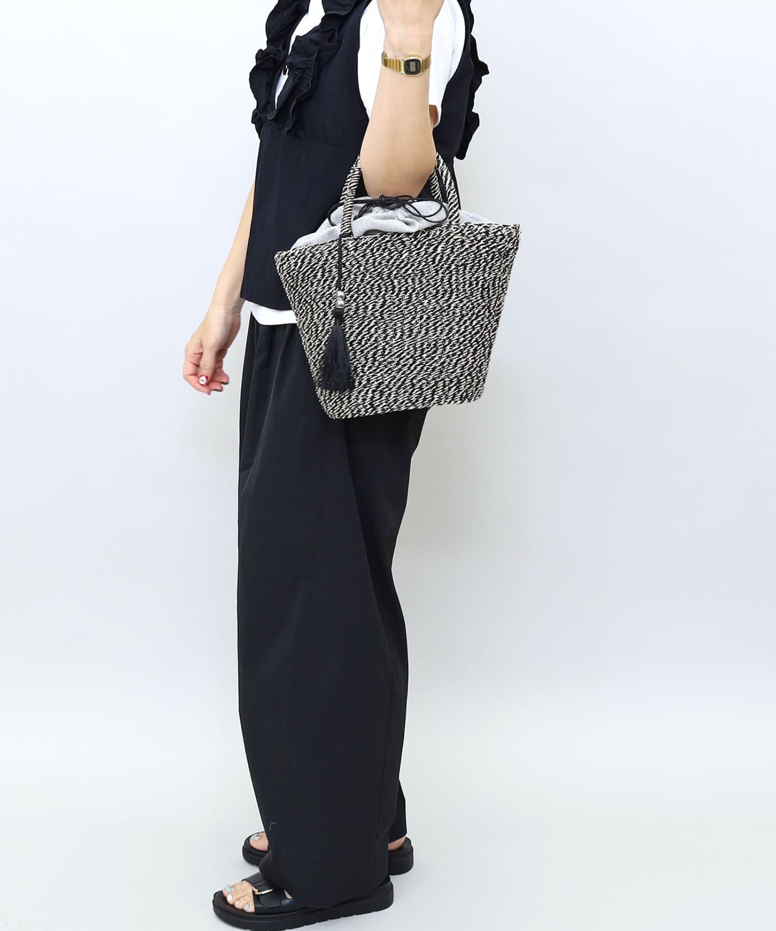 ☆SUMMER SALE☆タッセル付メタリックフィルムカゴバッグ | COO ONLINE