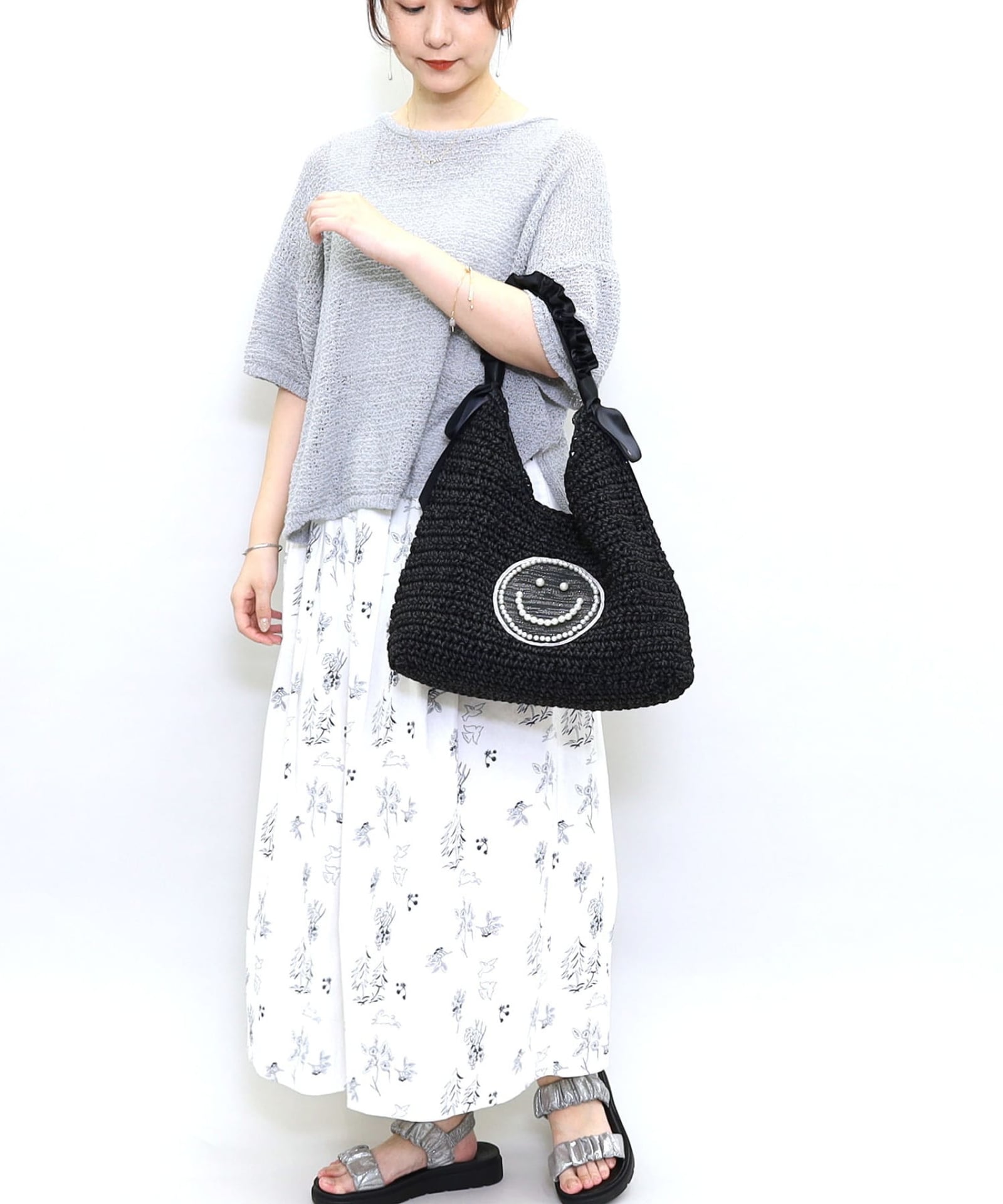 ☆40％OFF☆【FINAL SALE】 SMILEY フリルハンドルxパール刺繍