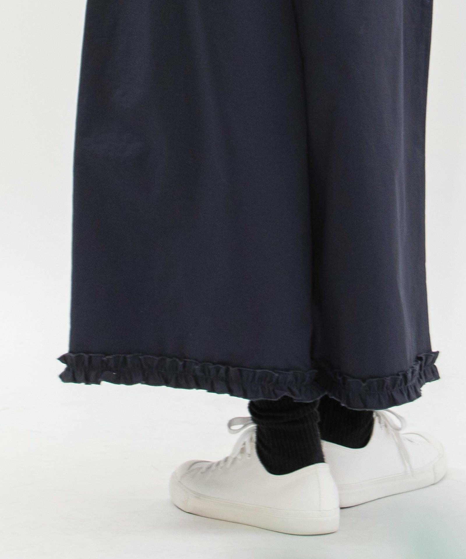 PRE SALE＞cornet裾フリルクロップドパンツ | COO ONLINE