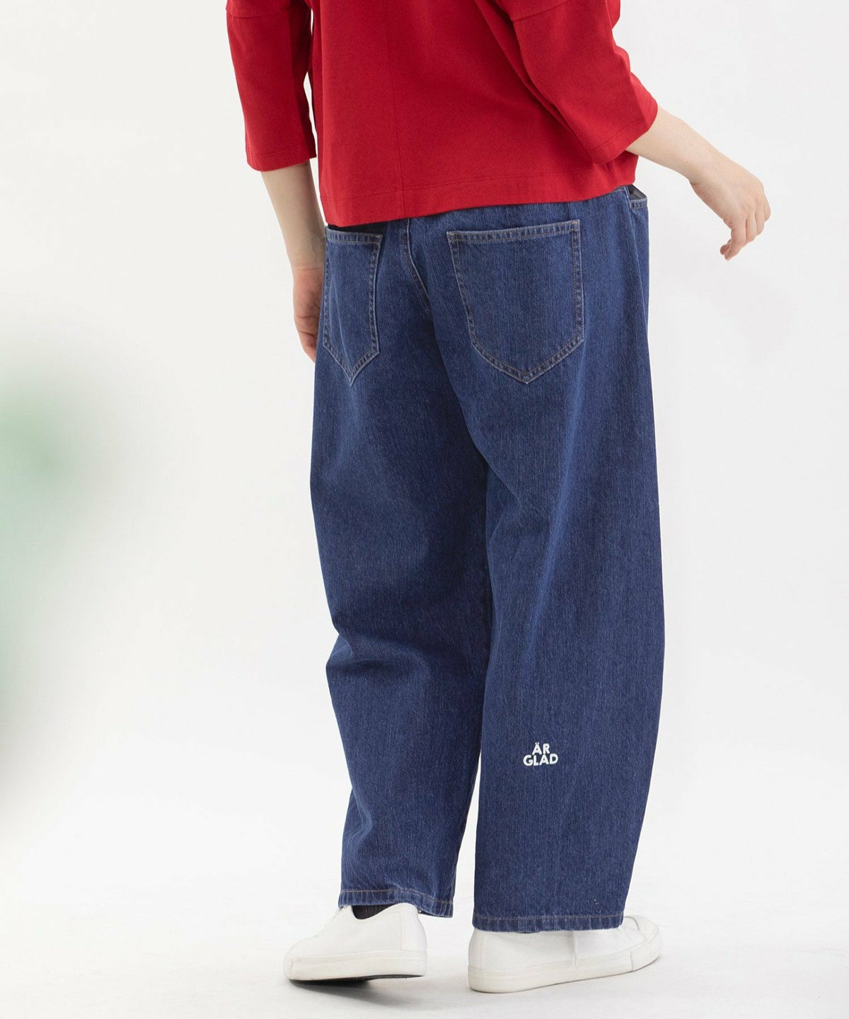 モデル身長：167cm（サイズM）