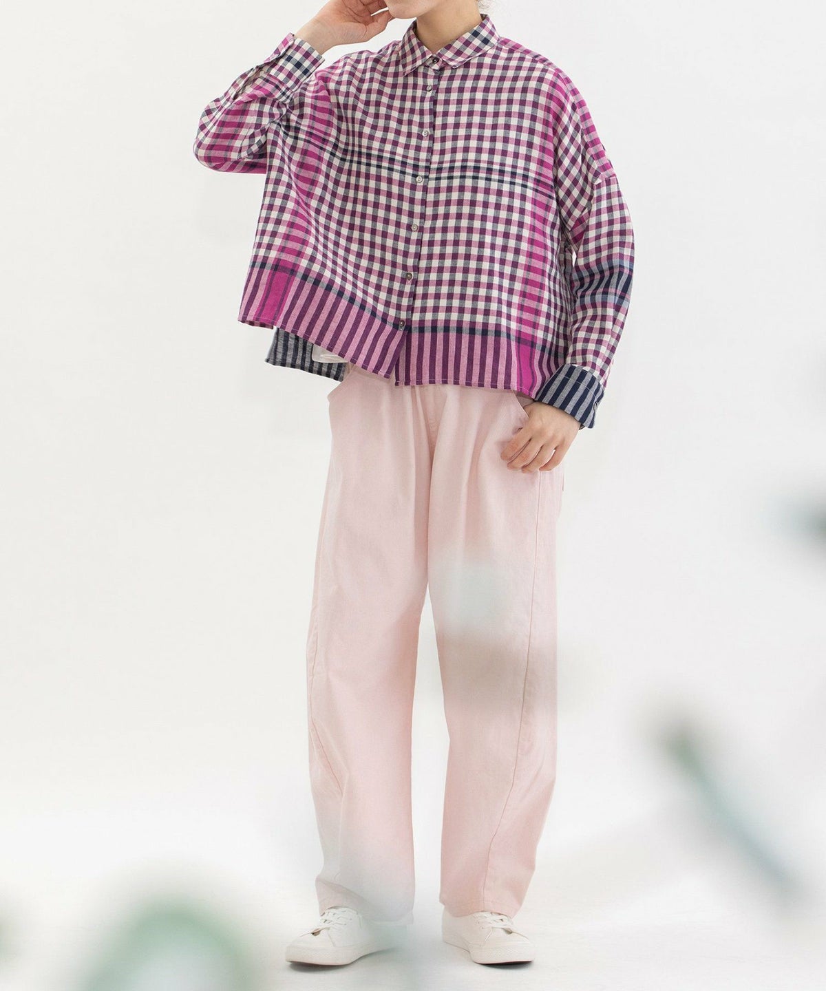 モデル身長：167cm（サイズM）