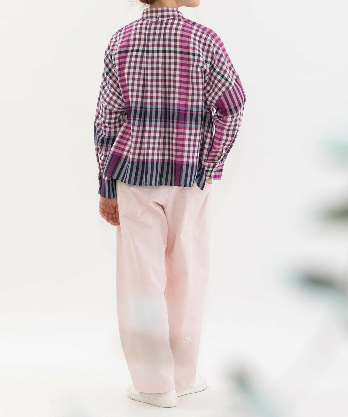 モデル身長：167cm（サイズM）