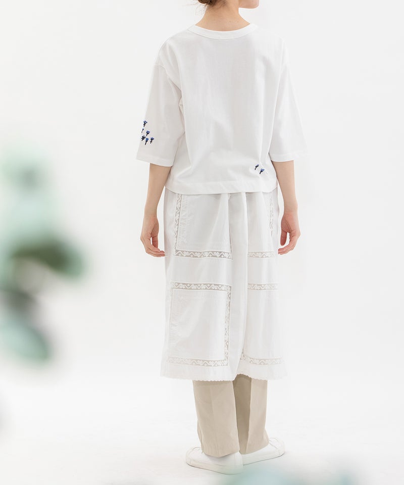 モデル身長：167cm(オフホワイト×ブルー)