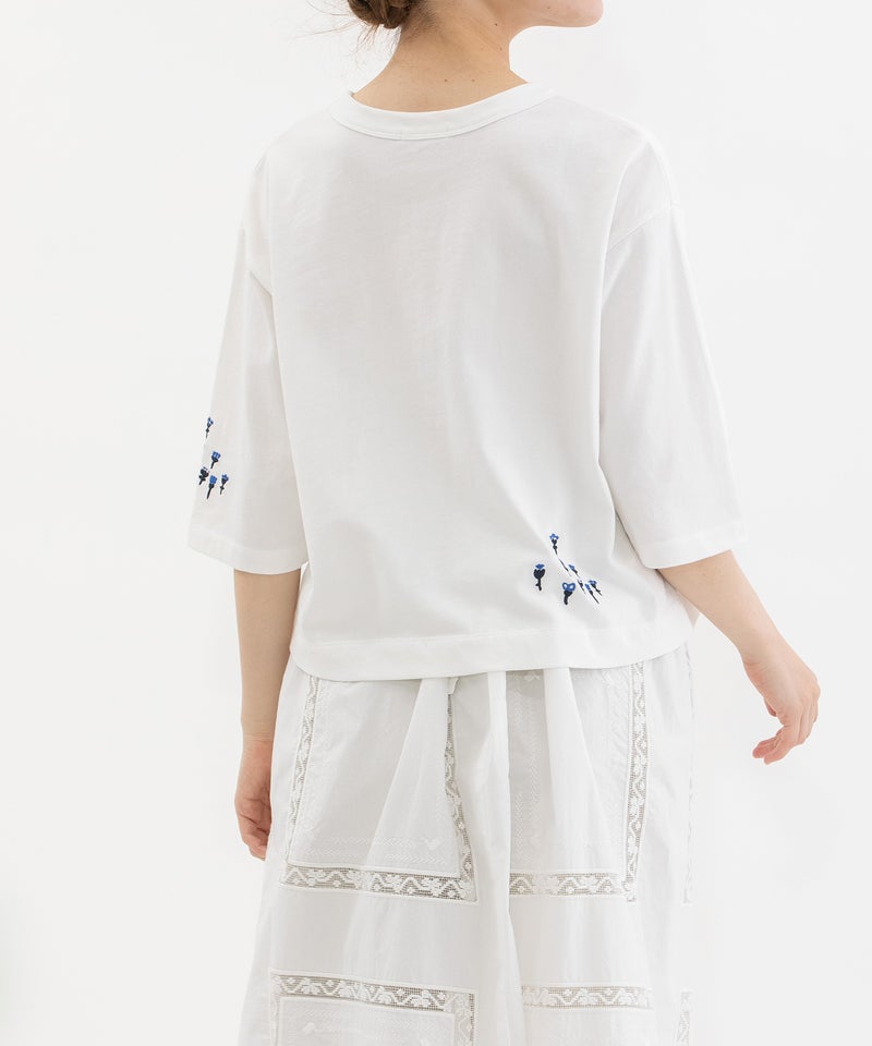 モデル身長：167cm(オフホワイト×ブルー)