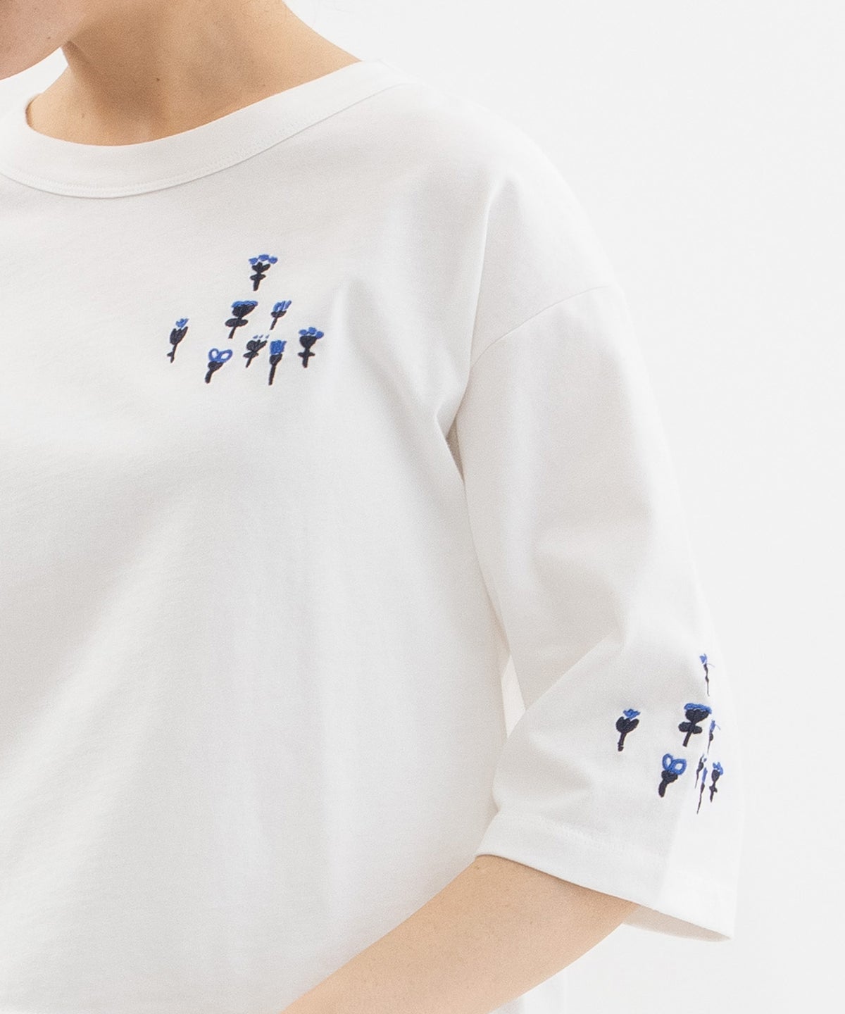 オフホワイト×ブルー