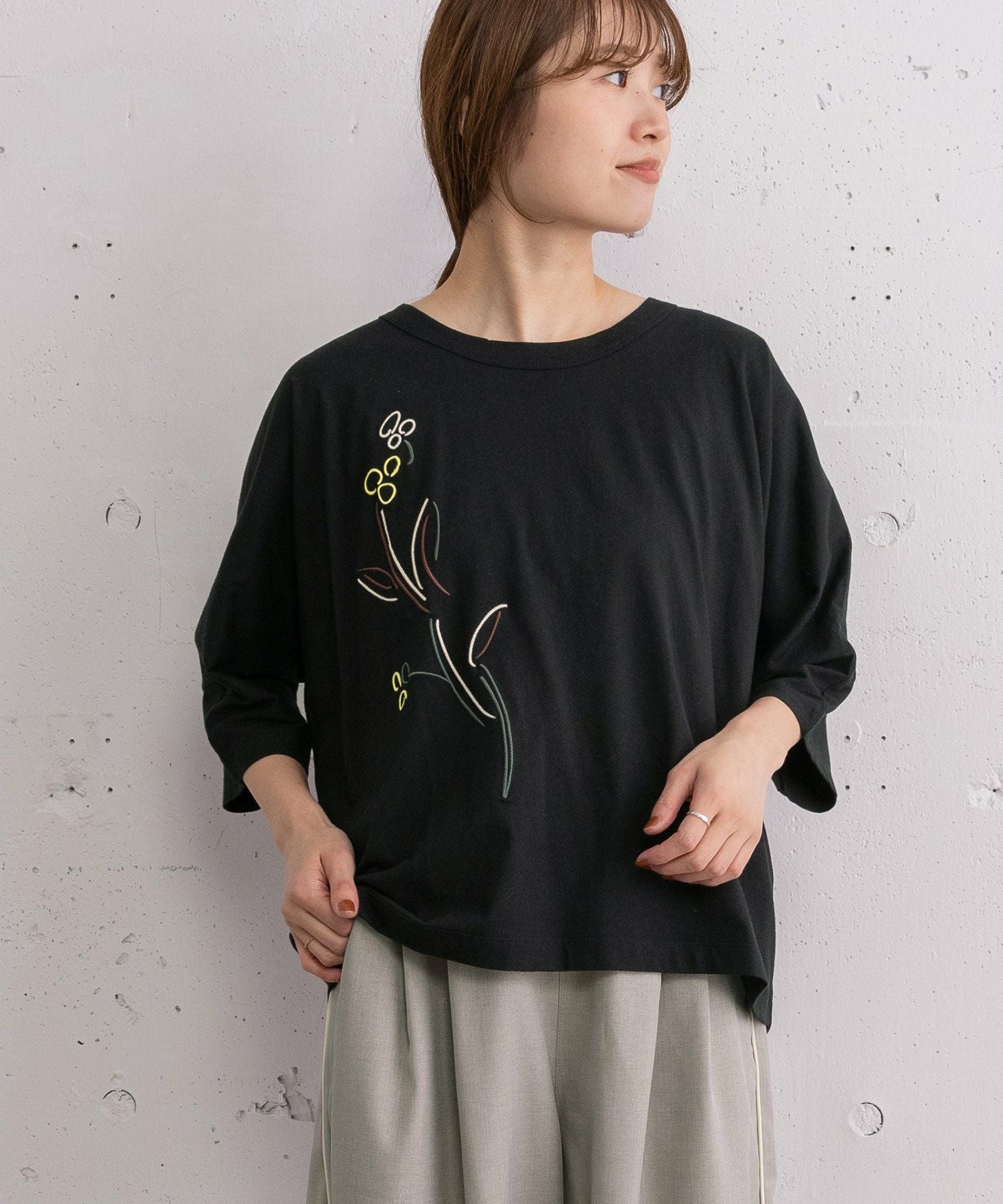 MORE PRICE DOWN】ダンシングフラワー刺繍ドルマントップス | COO ONLINE