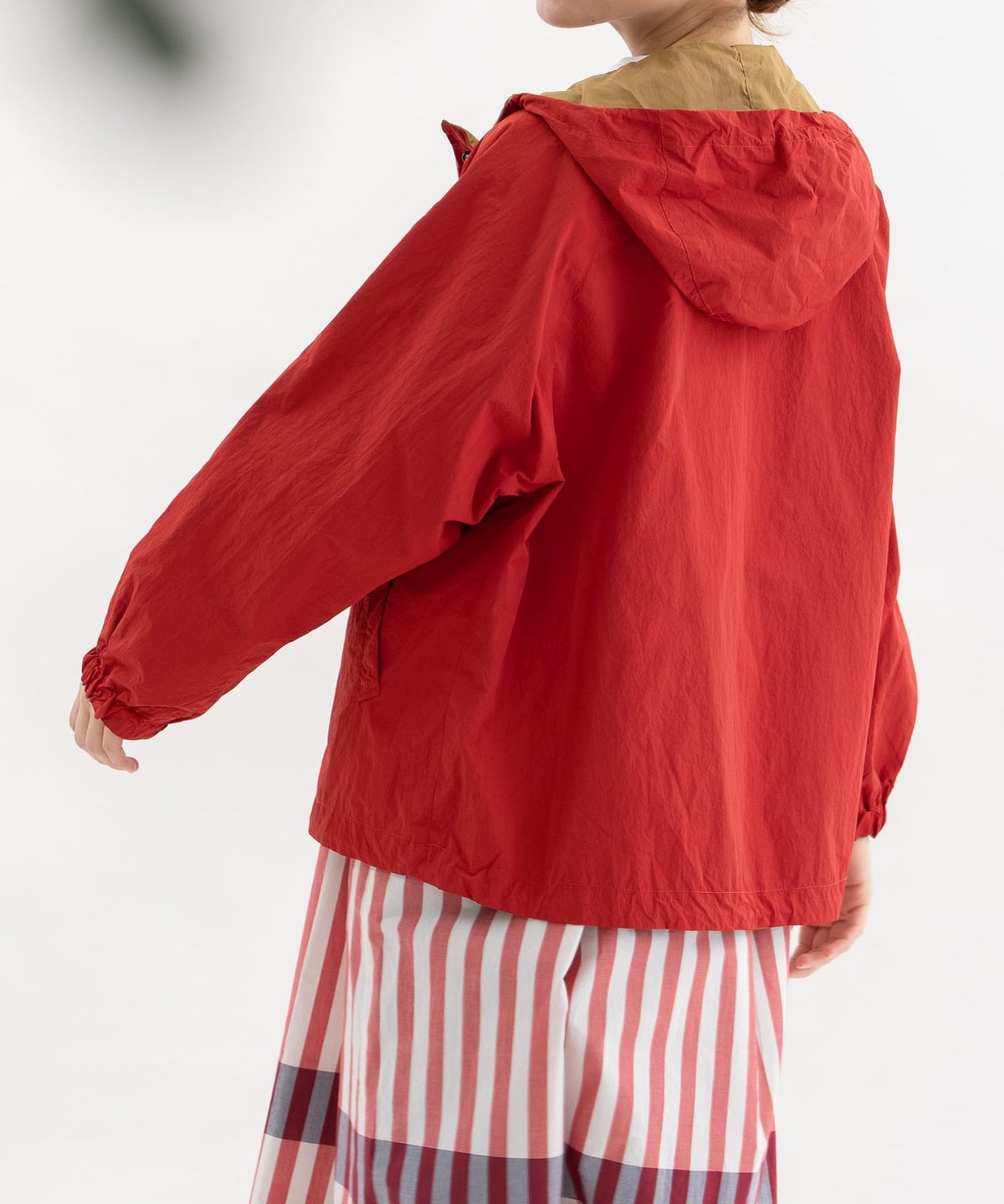 モデル身長：167cm（レッド：オモテ面）