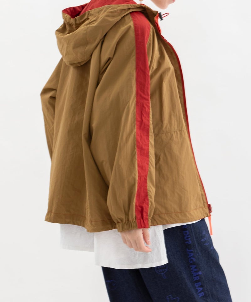 モデル身長：167cm（レッド：ウラ面）