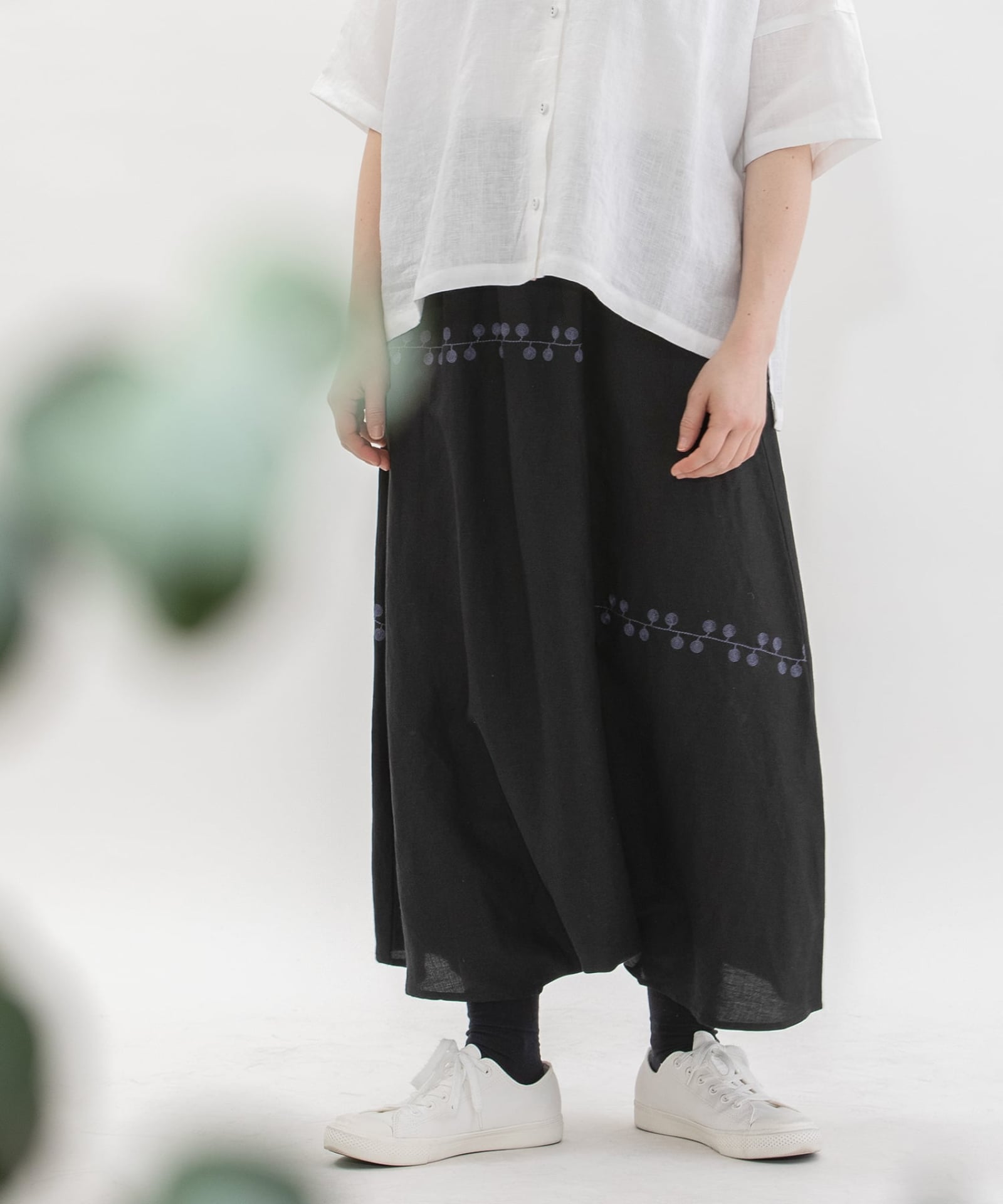 リネンレーヨンライン刺繍サルエルパンツ | COO ONLINE