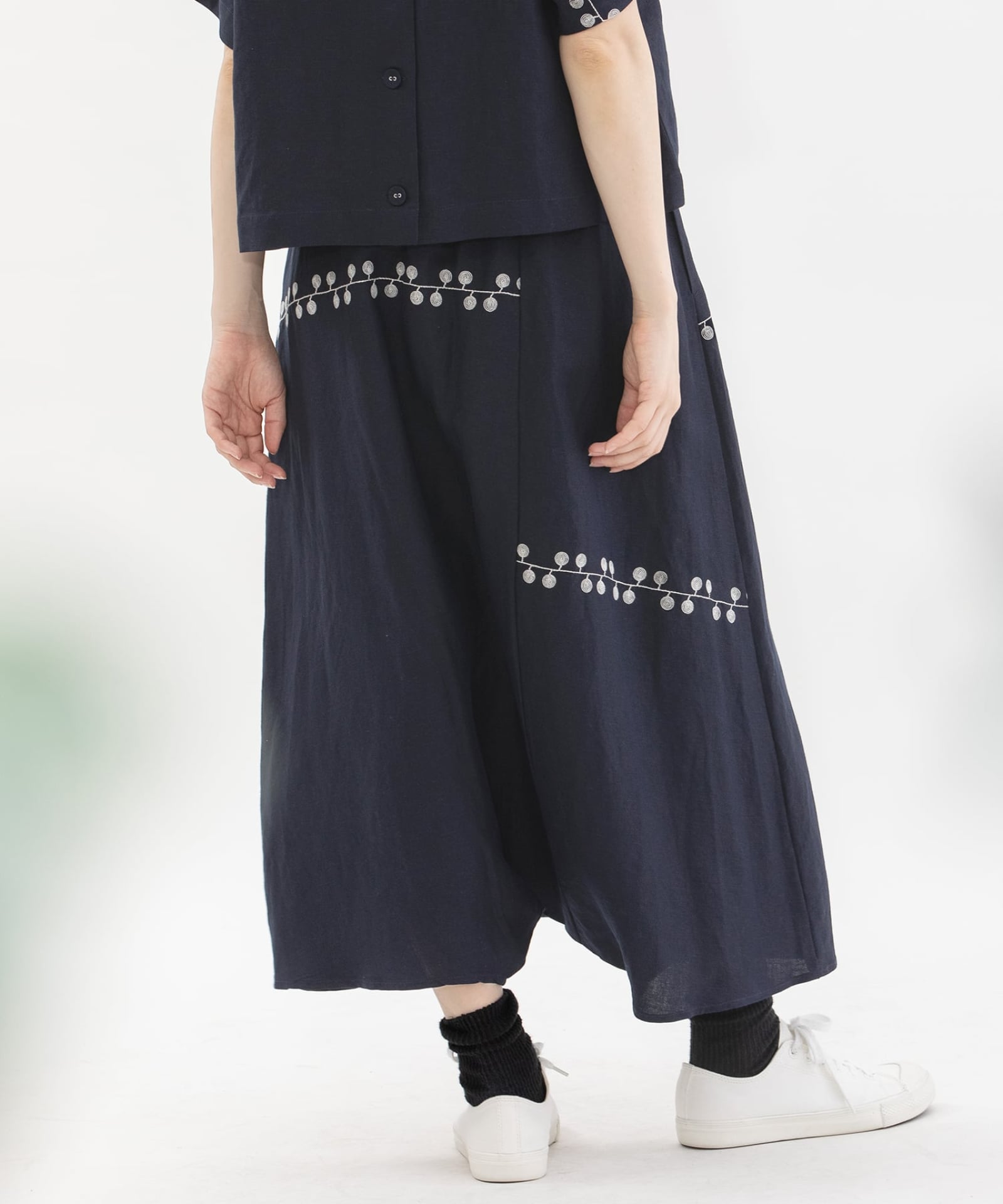 LOST&FOUND RIA DUNN イタリア製 コットンリネンサルエルパンツ MORE PRICE DOWN】リネンレーヨンライン刺繍サルエルパンツ | COO ONLINE