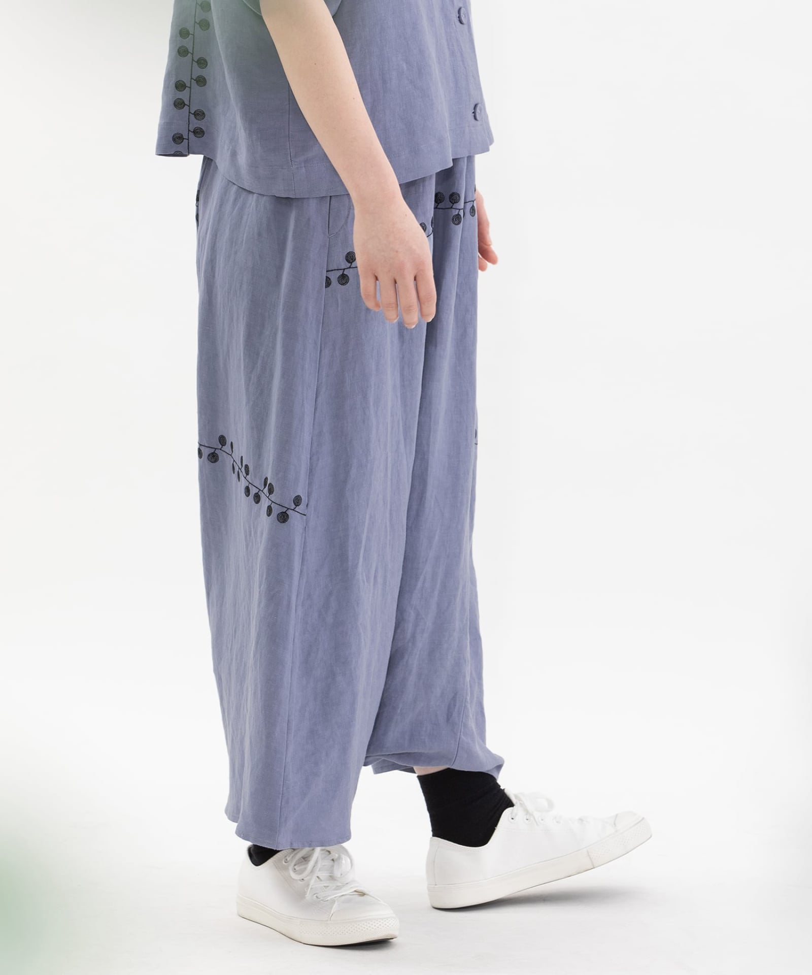 リネンレーヨンライン刺繍サルエルパンツ | COO ONLINE