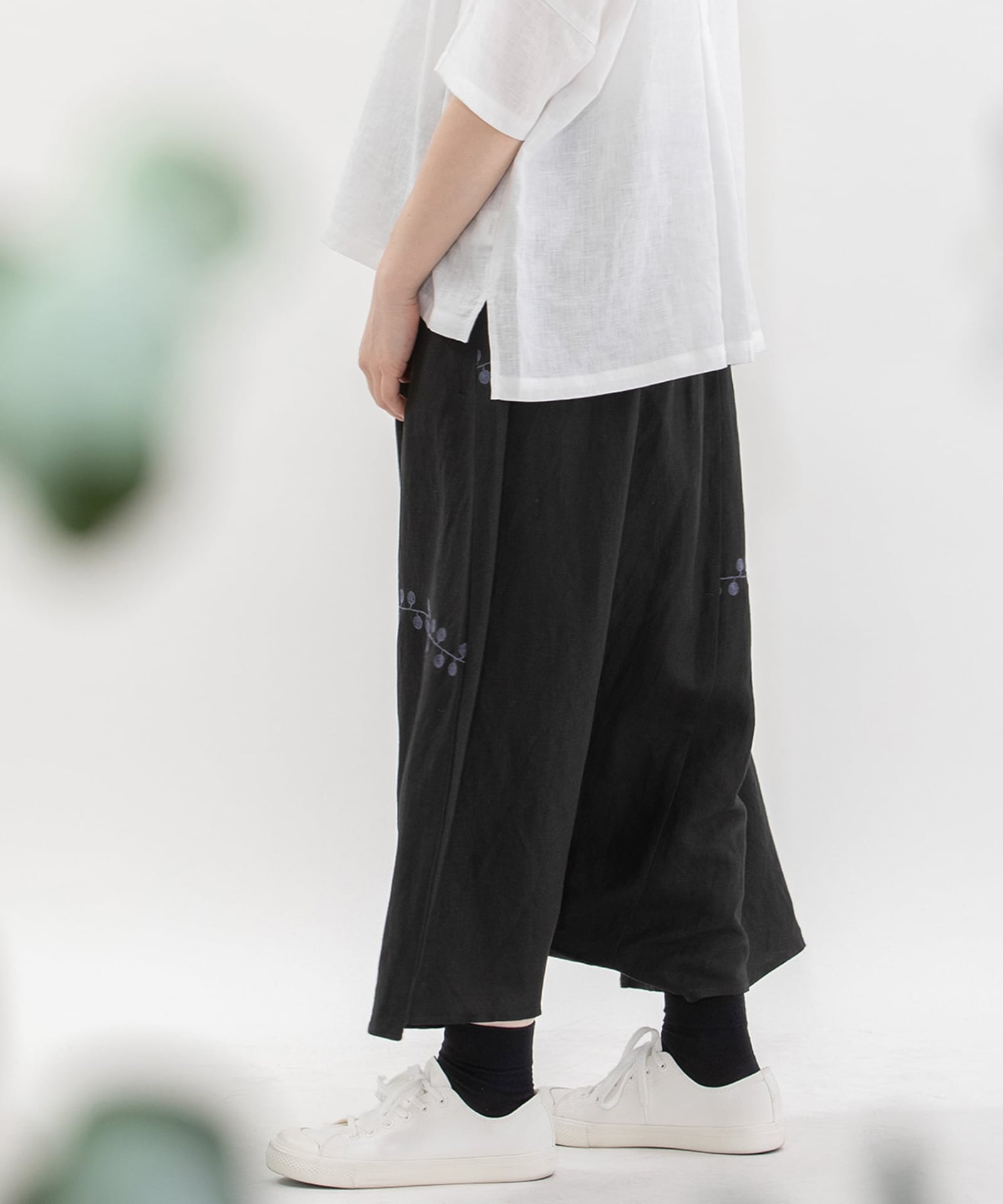 リネンレーヨンライン刺繍サルエルパンツ | COO ONLINE