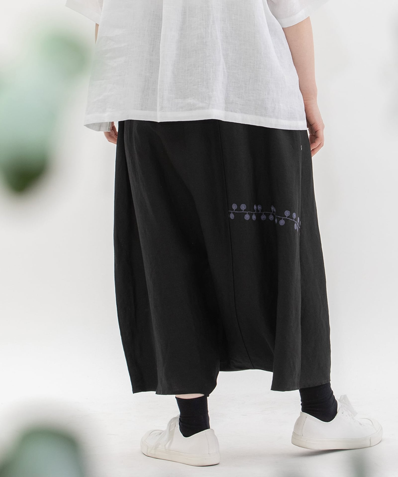 リネンレーヨンライン刺繍サルエルパンツ | COO ONLINE