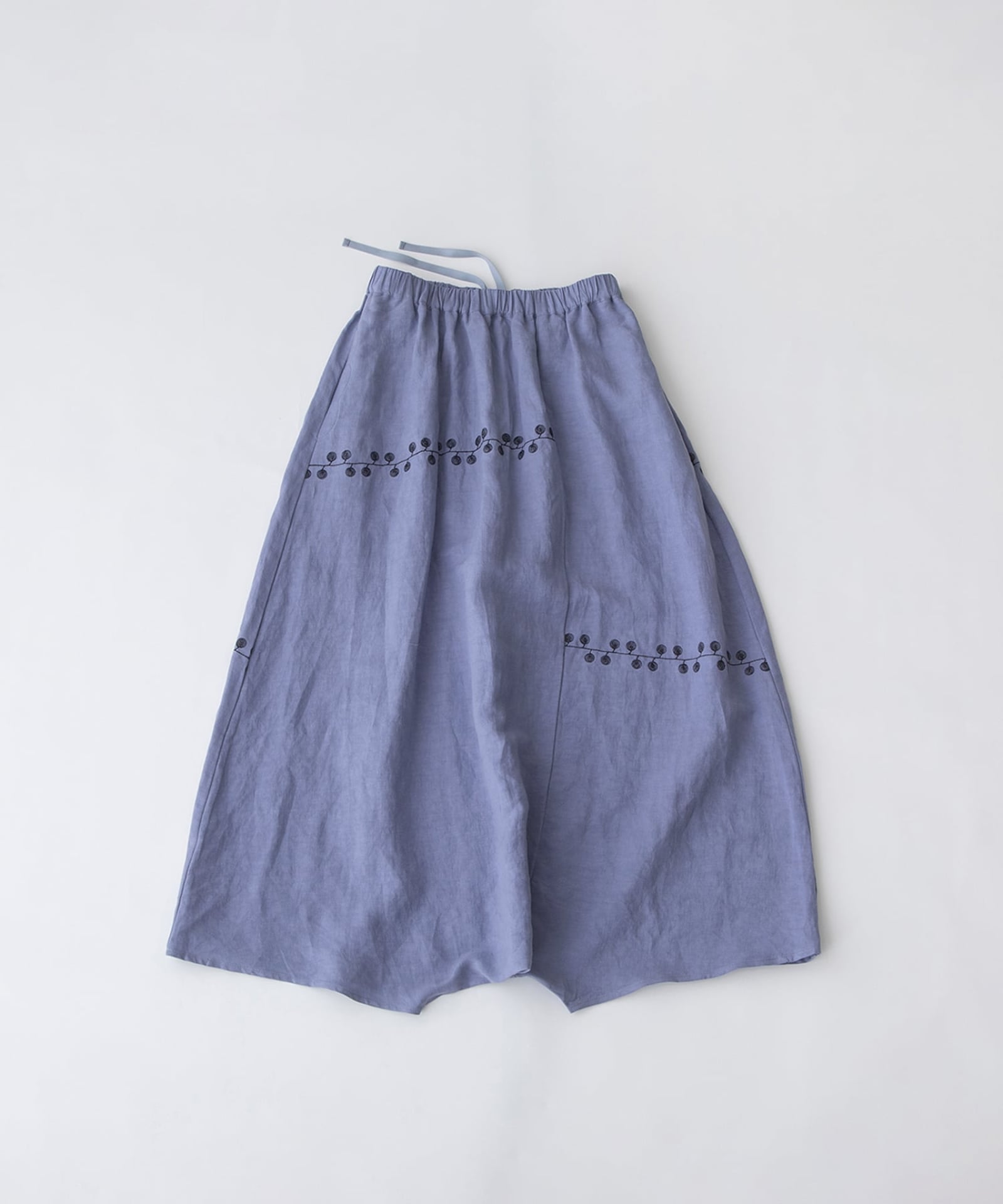 リネンレーヨンライン刺繍サルエルパンツ | COO ONLINE