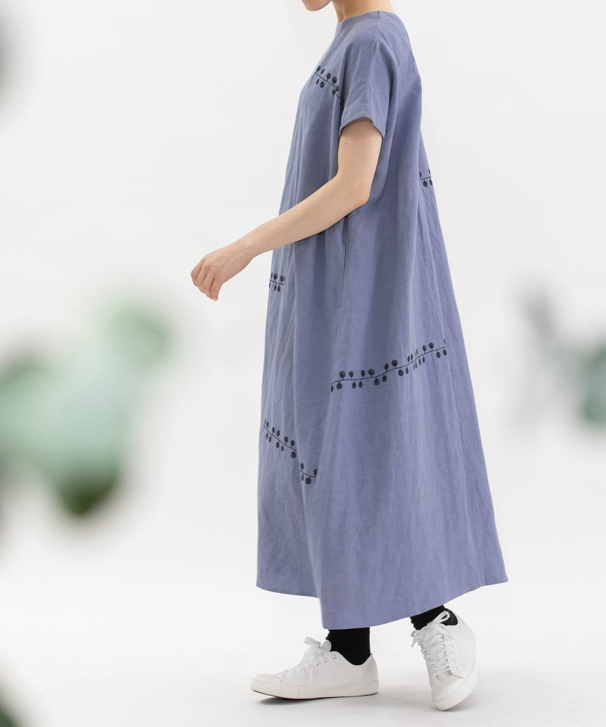 モデル身長：167cm（前：クルーネック）