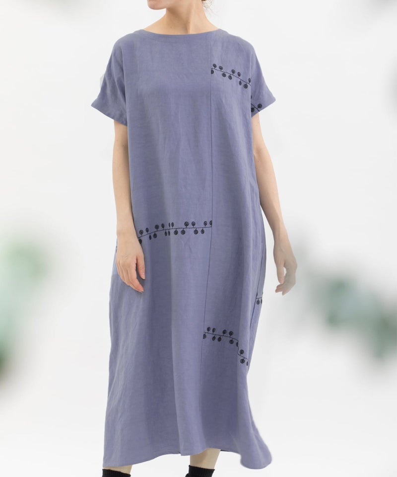 モデル身長：167cm（前：クルーネック）