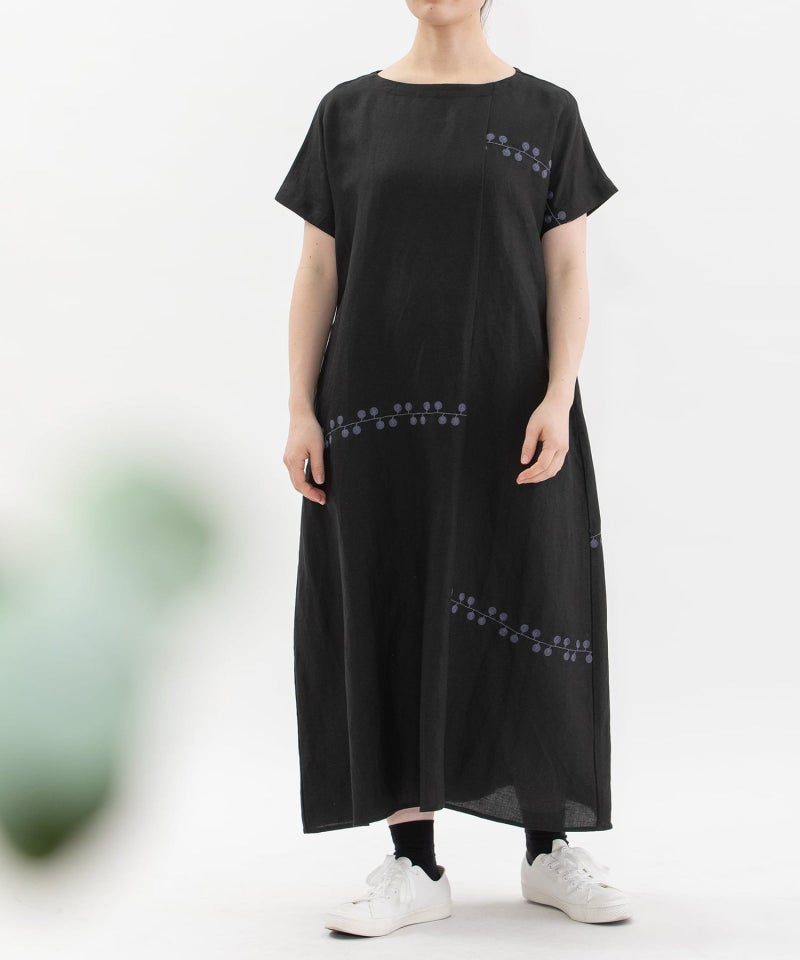 モデル身長：160cm（前：クルーネック）