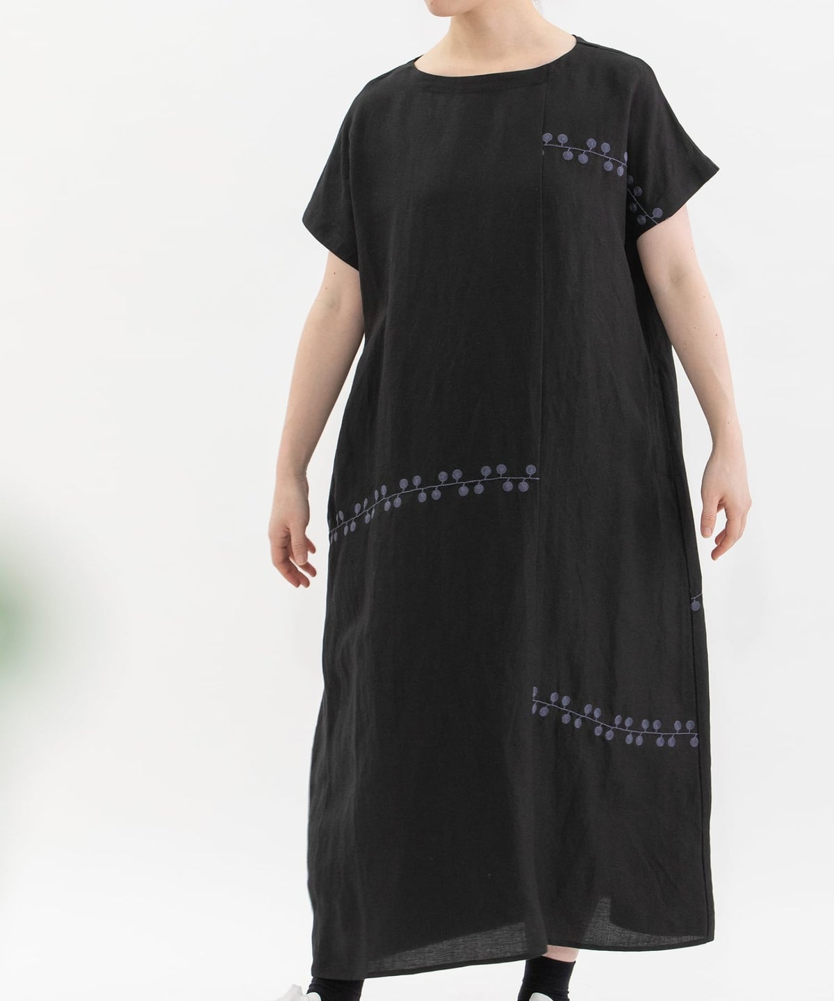 モデル身長：160cm（前：クルーネック）