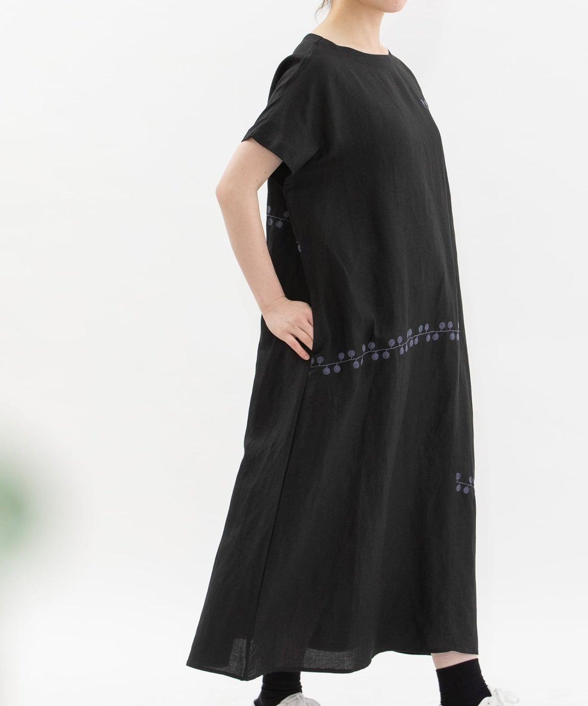 モデル身長：160cm（前：クルーネック）