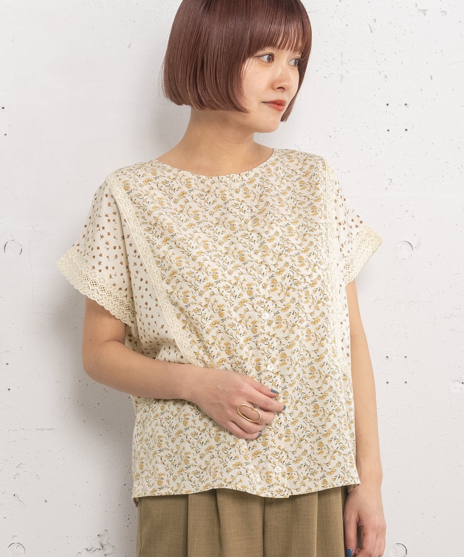 新品同様【完売】M.&KYOKO フラワーフロー バック切替 ブラウス MORE PRICE DOWN】フラワープリントレース切り替えブラウス | COO ONLINE