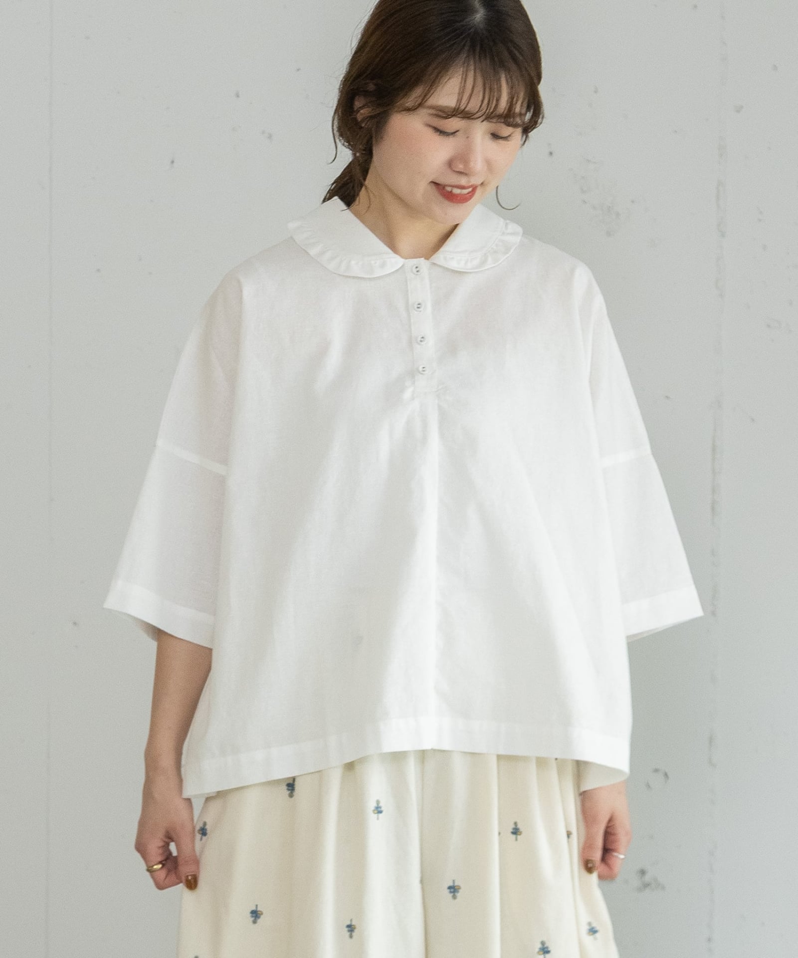 MORE PRICE DOWN】ゆるシルエットフリルポロ衿ブラウス | COO ONLINE