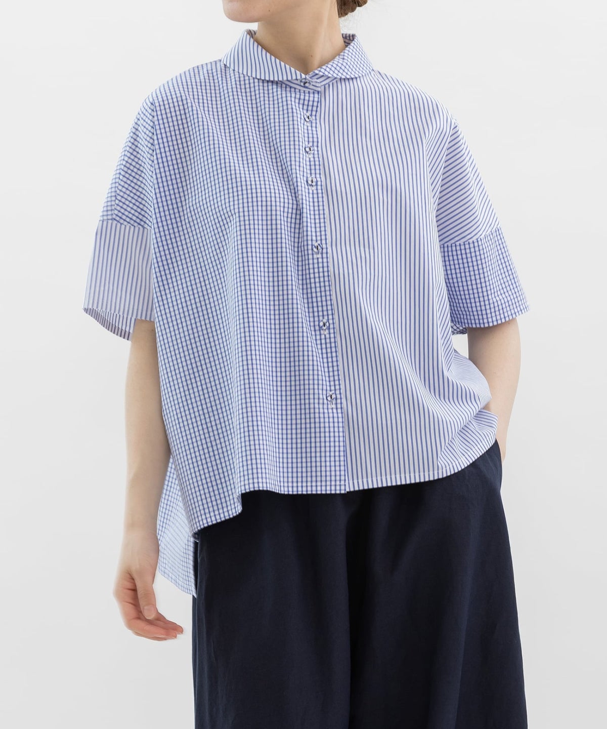 ブルー