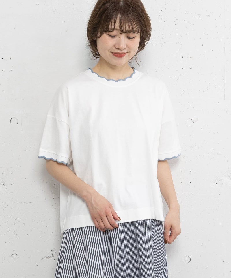 オフホワイト